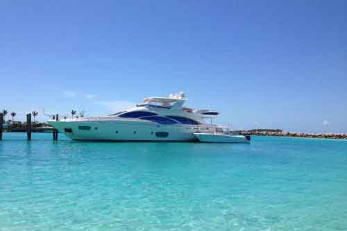 Sorridente motor yacht for Bahamas charters